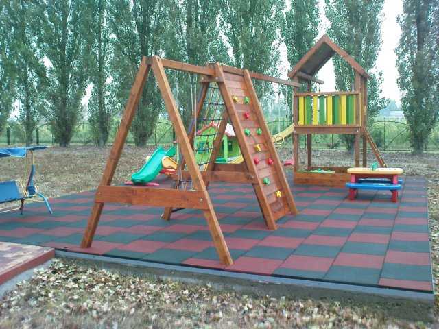 Spielplatz-Gummiplatte schwarz 45x500x500mm